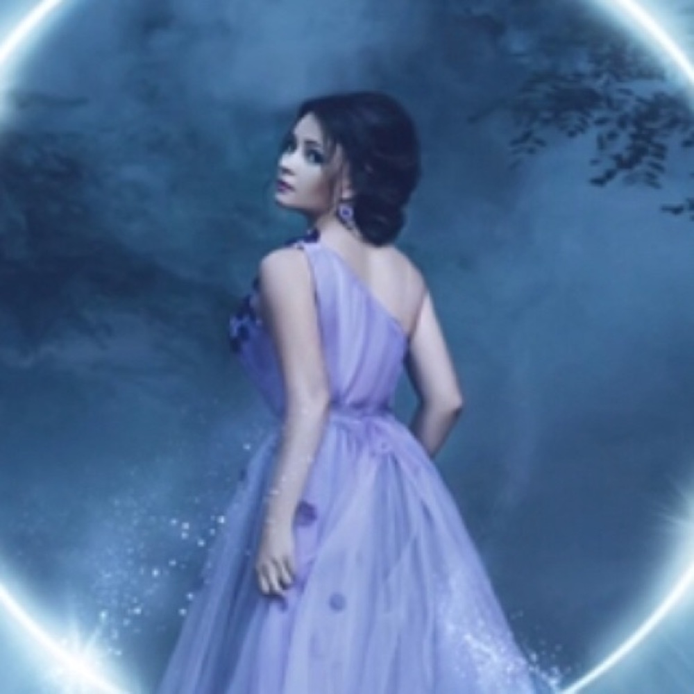 Meet your Posher, Carolina